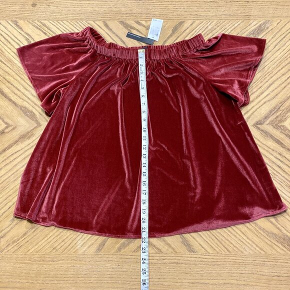 Chelsea & Theodore Women's Large Red Velvet Swing Top - Picture 6 of 11